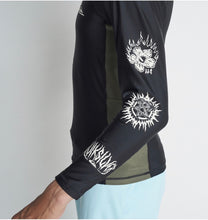 画像をギャラリービューアに読み込む, QUIKSILVER クイックシルバー ラッシュガード BLACK MAGIC LR Lサイズ